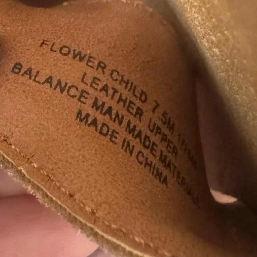 OTBT Women's Flower Child Comfort Shoe Heeled Sandals Slingback Size 7.5 Tassels